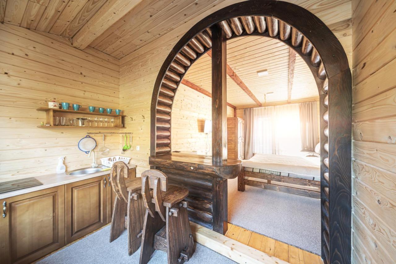 Хата Різьбяра Villa Byalobereska Exteriör bild
